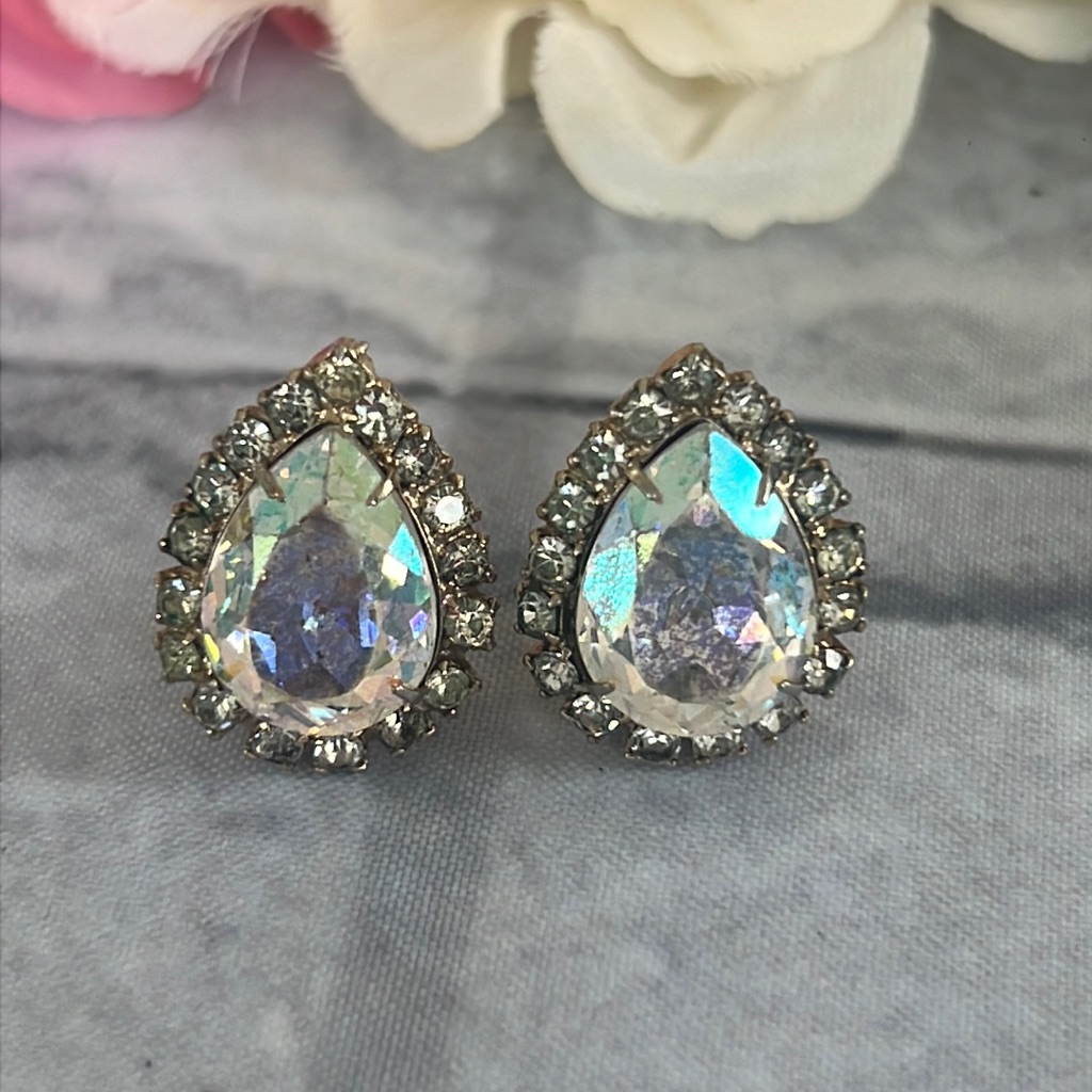 Vintage Weiss Tear Drop Shape Aurora Borealis Clip On Earrings 32$